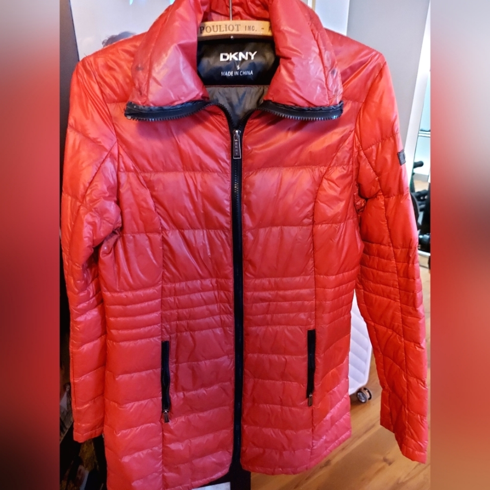 ❤️‍🔥❤️‍🔥❤️‍🔥 DKNY Women's Red Quilted Jacket